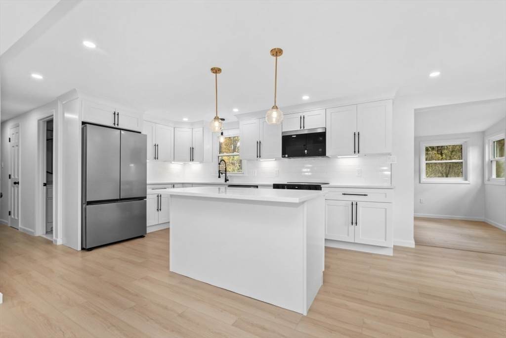 17 Susan Ln - Photo 1