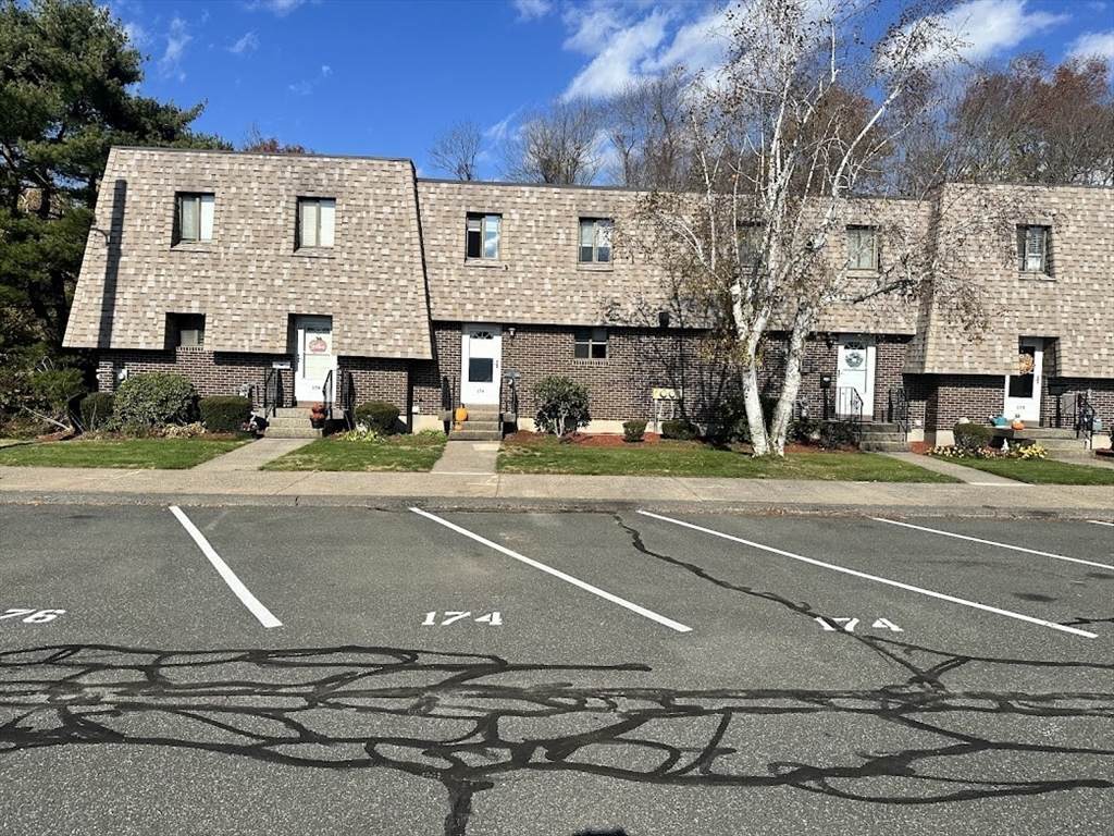 174 Beekman Dr - Photo 1