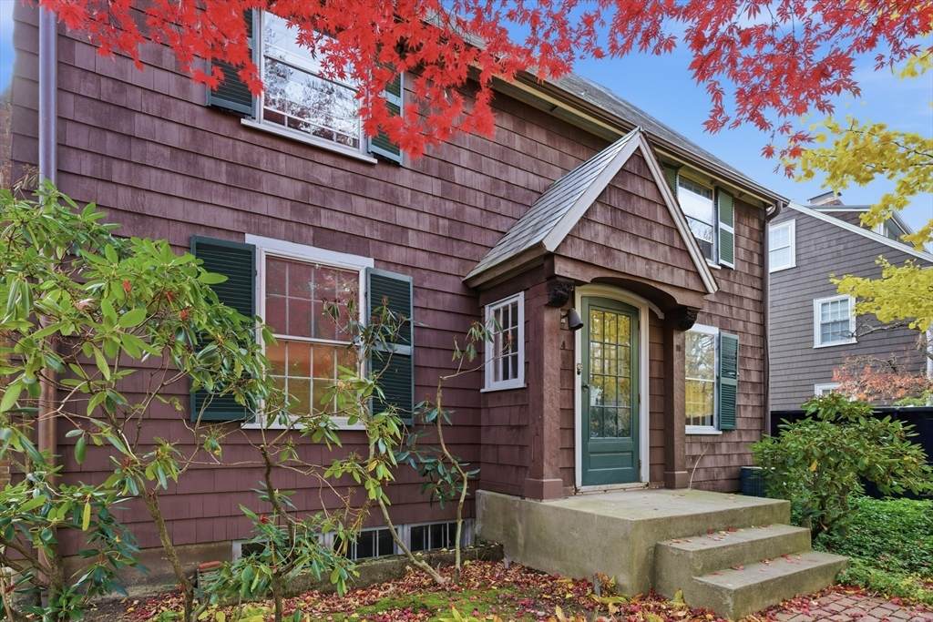 12-14 Gray Gardens W - Photo 1