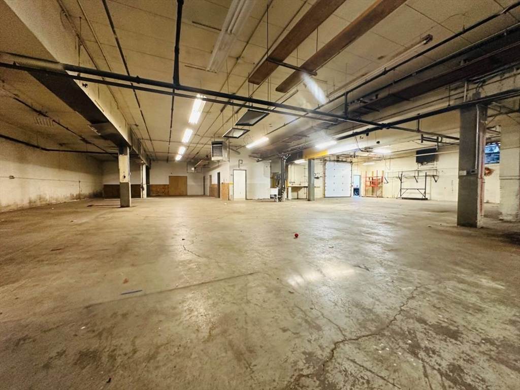 5254 Washington St - Photo 1