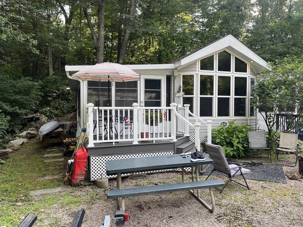 262 Shetucket Turnpike - Photo 1