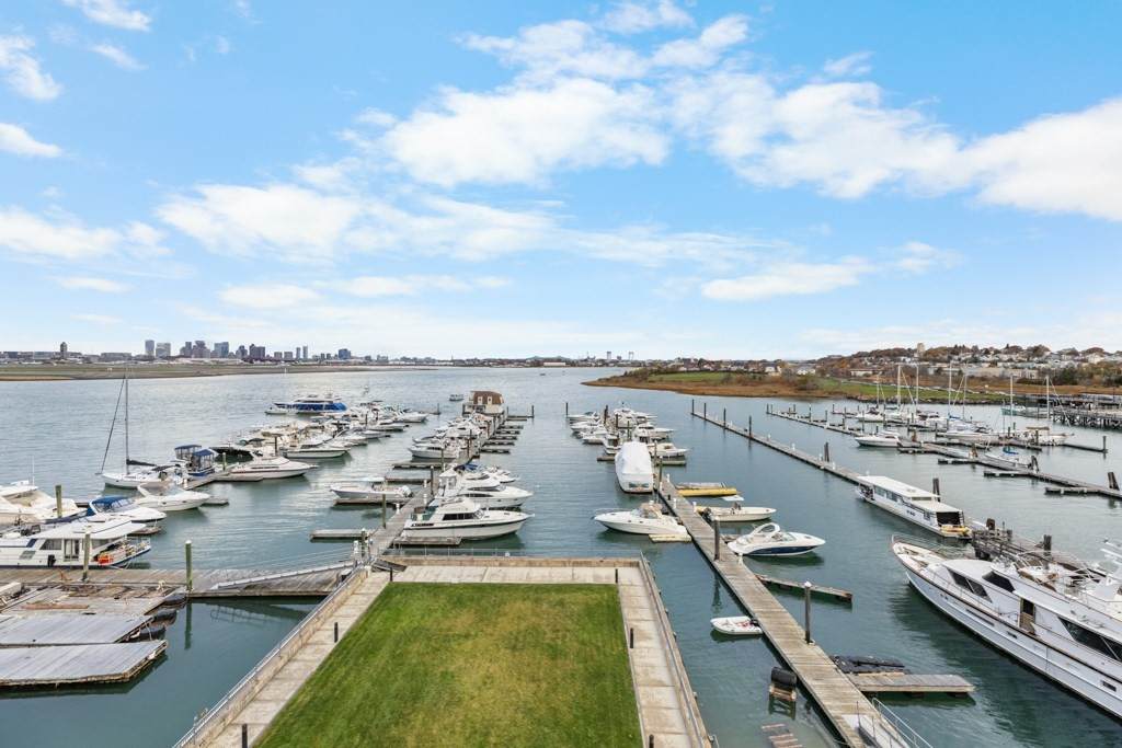 550 Pleasant St - Photo 1