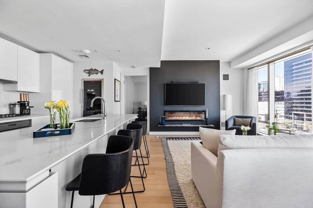 133 Seaport Blvd - Photo 1