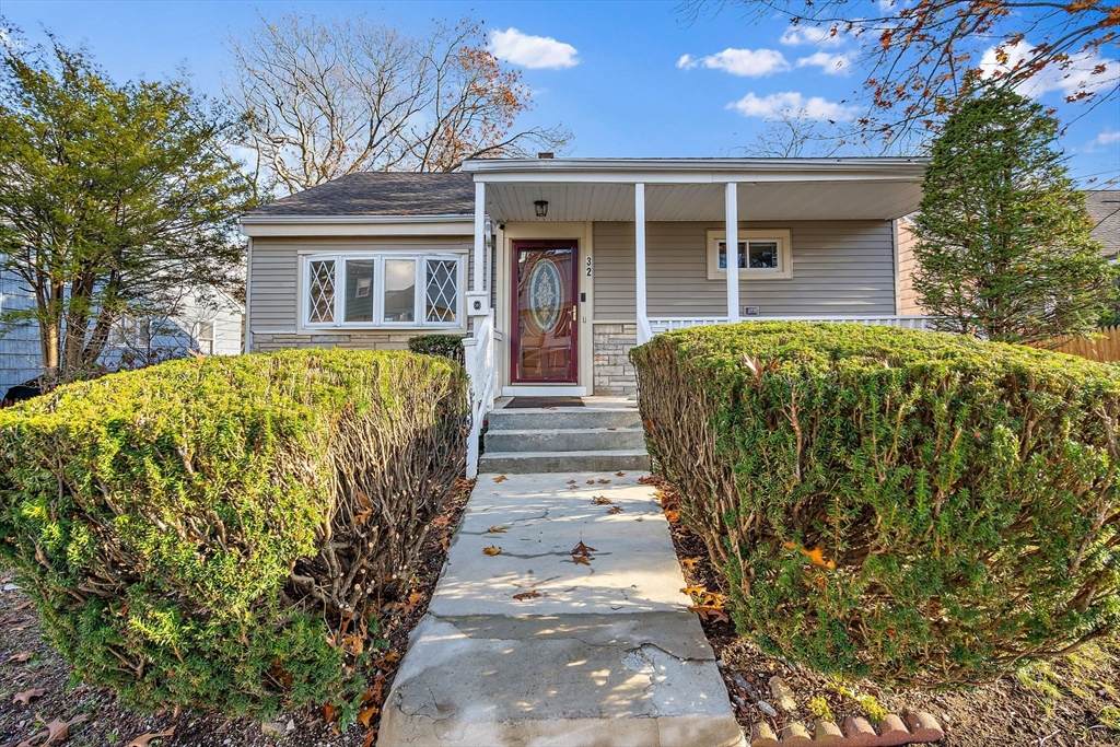 32 Violet St - Photo 1