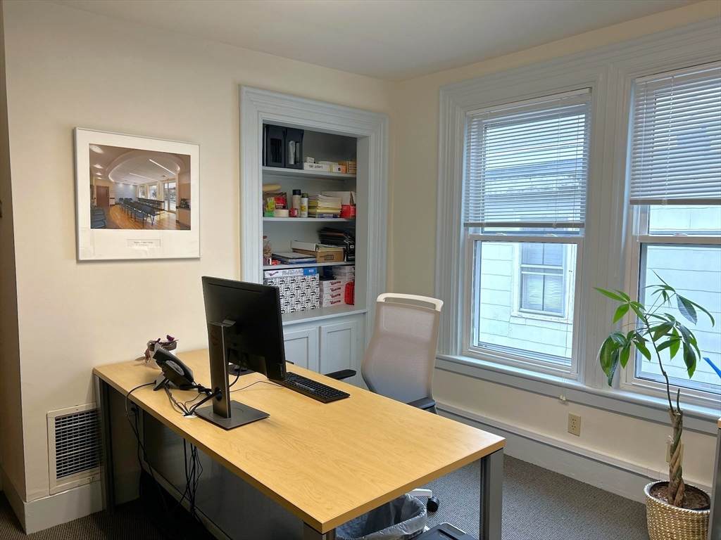 1075 Washington St - Photo 1