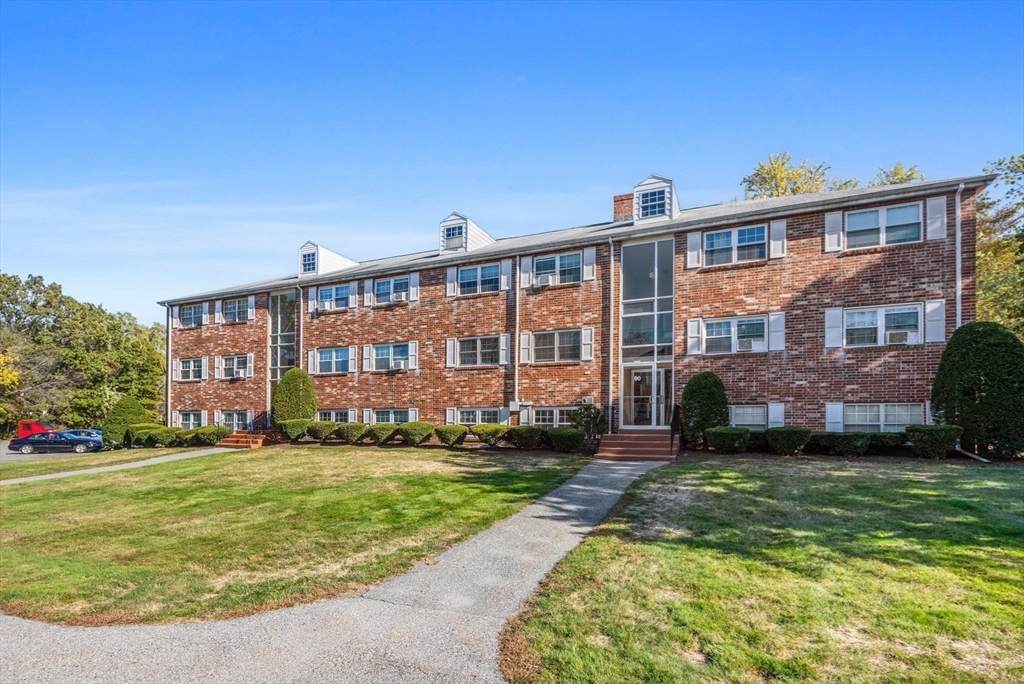 90 Edgelawn Ave - Photo 1