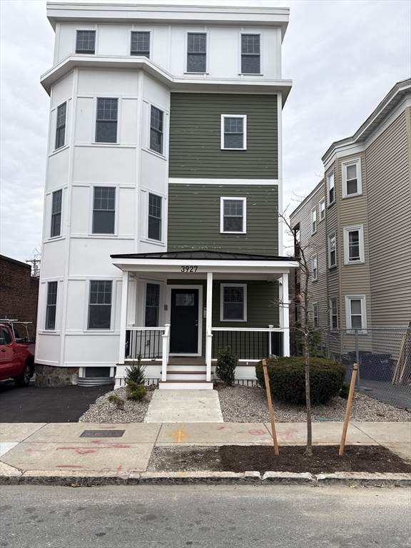 3927 Washington - Photo 1