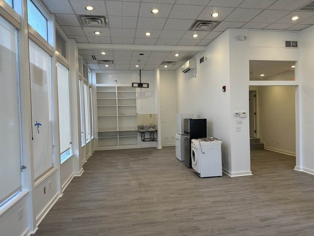 535 Shawmut Ave - Photo 1