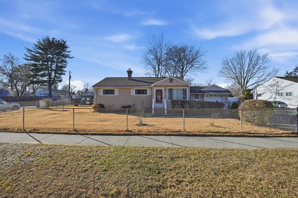 744 Bradley Rd - Photo 1