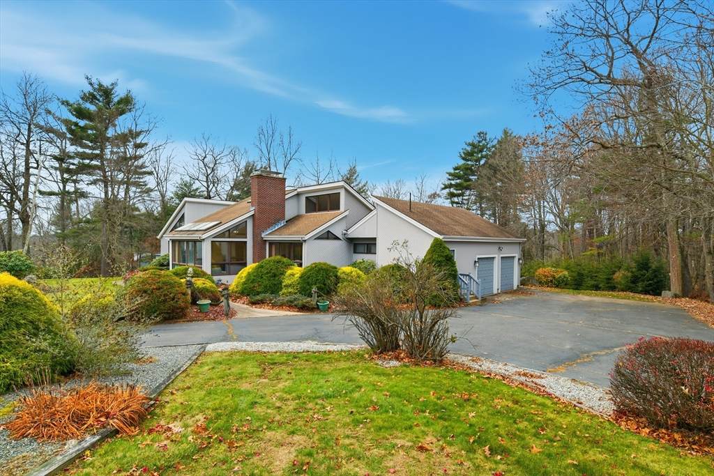 140 Waverly Rd - Photo 1