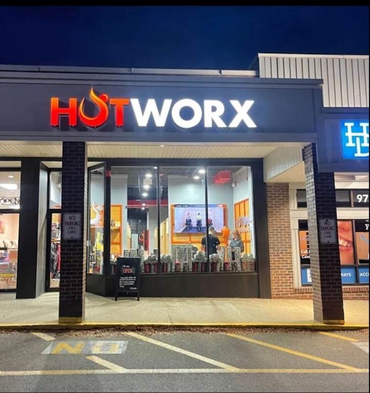 301 Newbury St - Photo 1