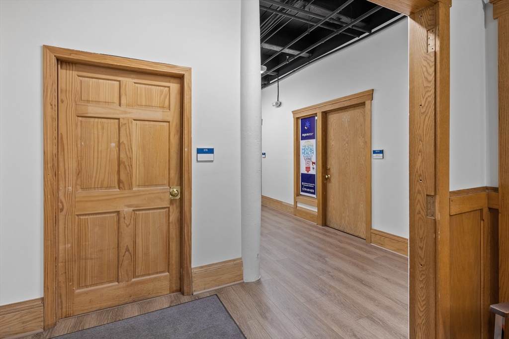 100 Grove St - Photo 1