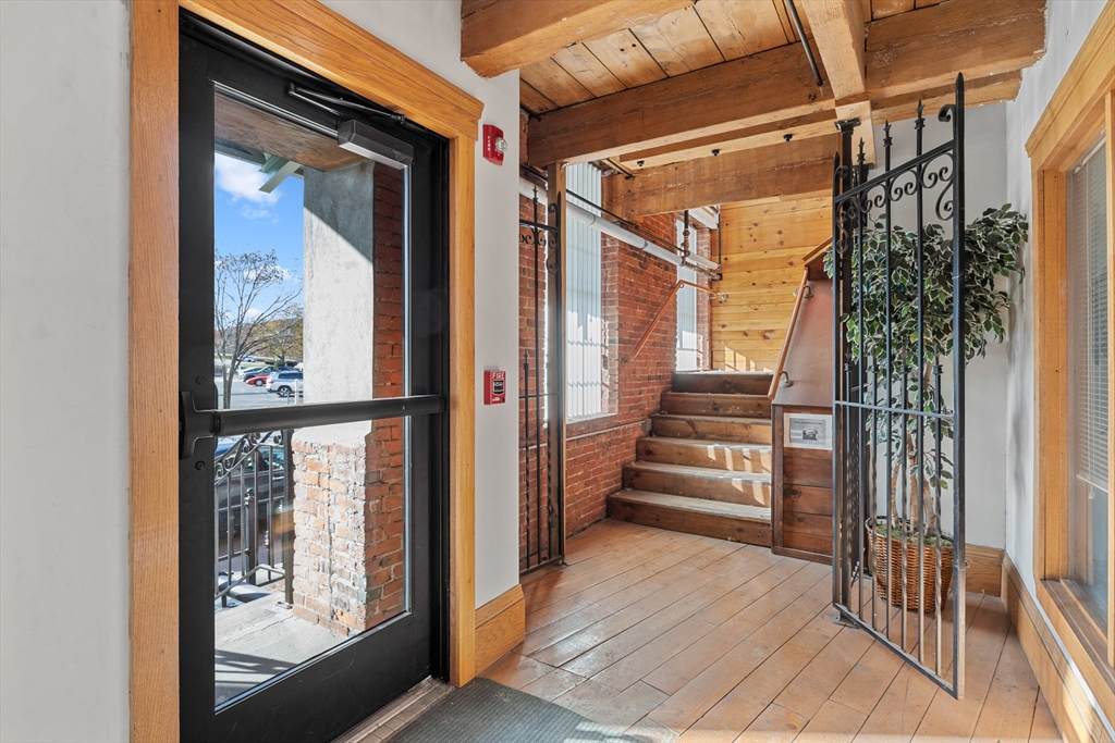 100 Grove St - Photo 1