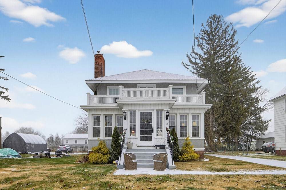 1684 Northampton St - Photo 1