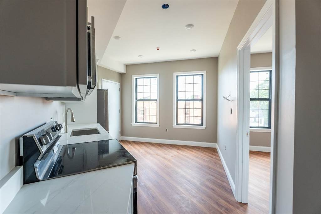 13 Nahant Street - Photo 1