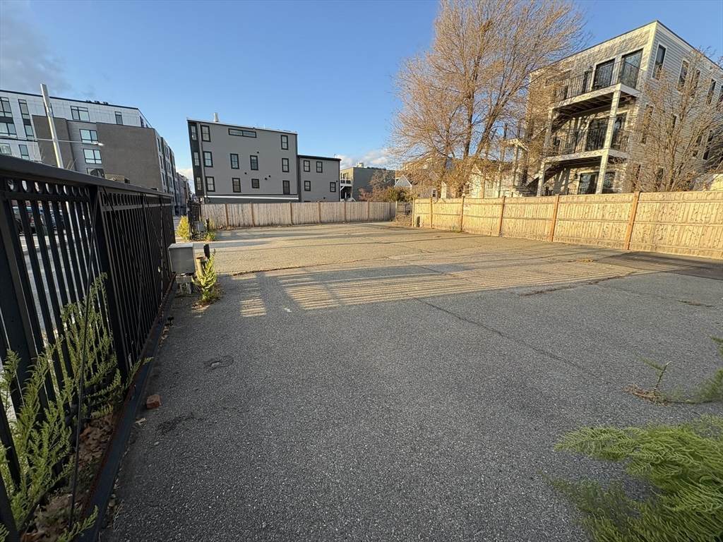 364-368 Athens St - Photo 1