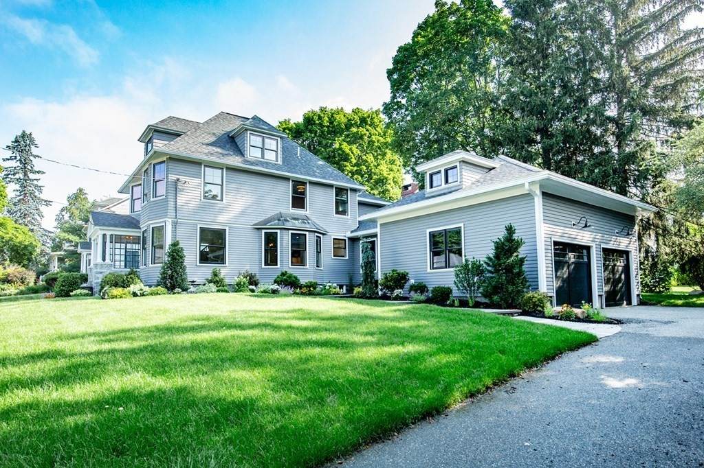 18 Wolcott Ave - Photo 1