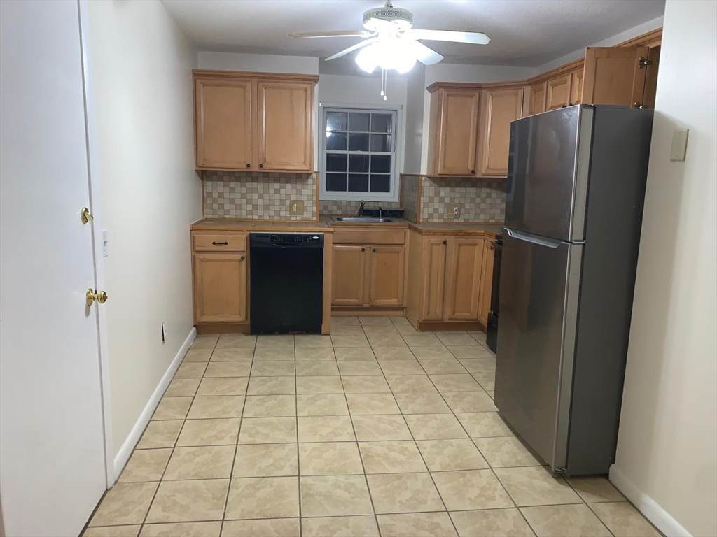 85 Ford St - Photo 1