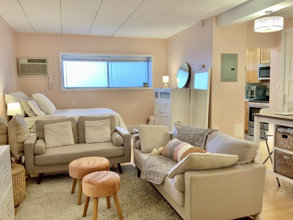 995 Massachusetts Ave - Photo 1