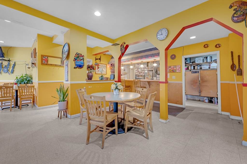 1195 Main St - Photo 1