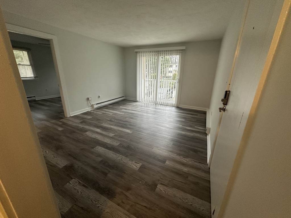 60 Phillips Street - Photo 1