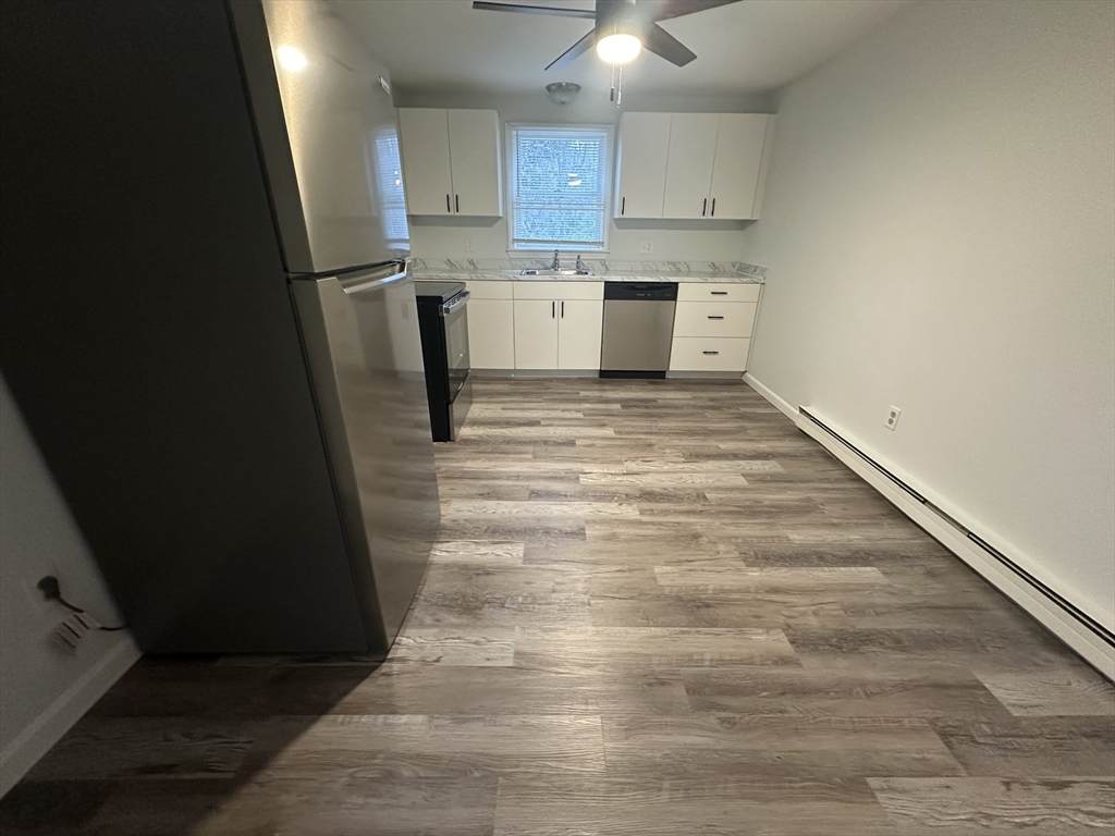 60 Phillips Street - Photo 1