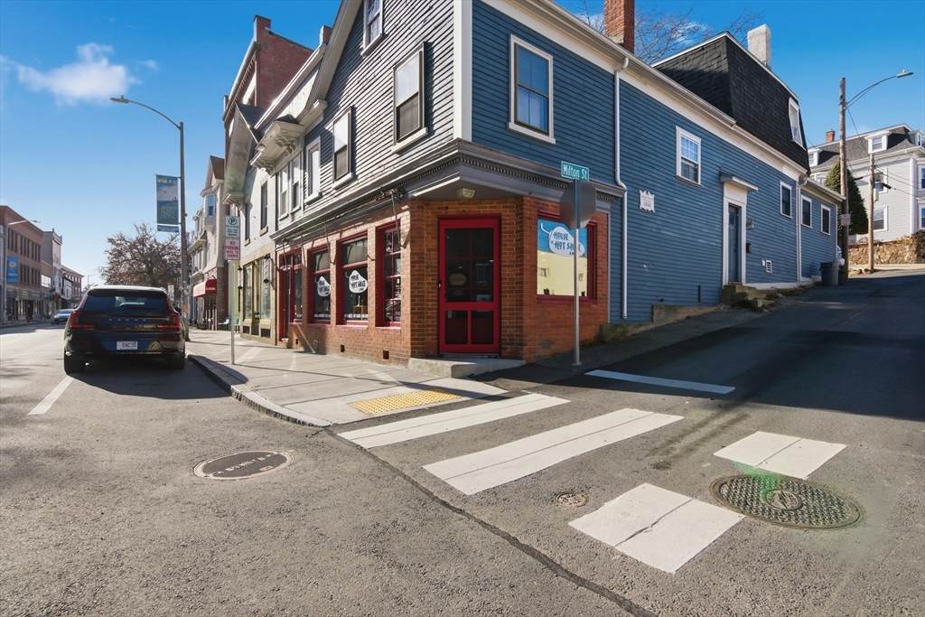 166 Cabot Street - Photo 1