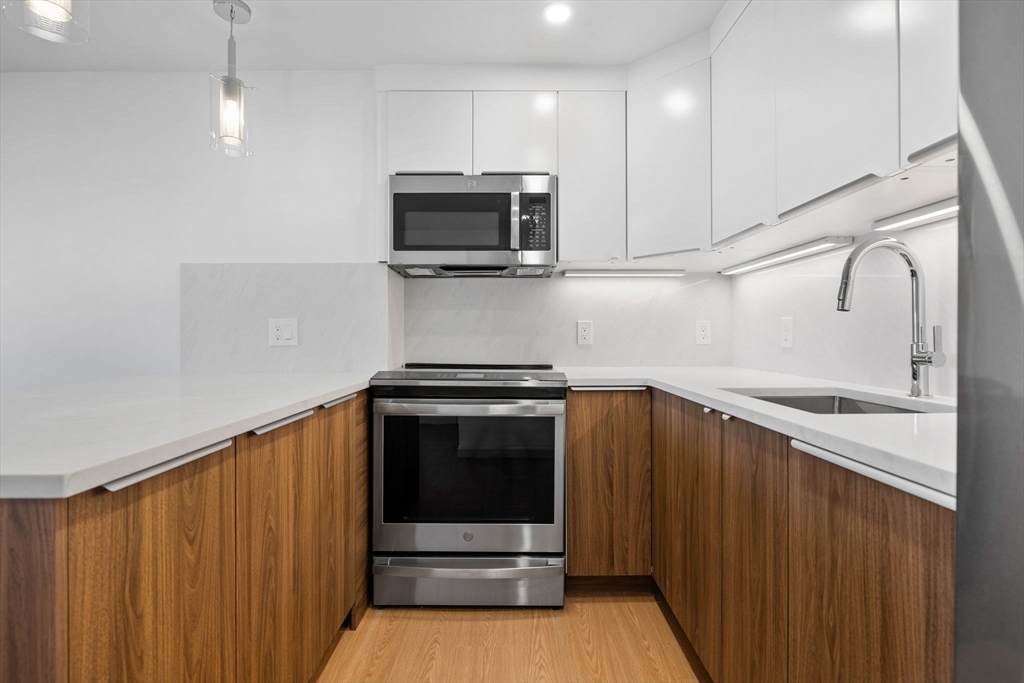 1243 Beacon - Photo 1