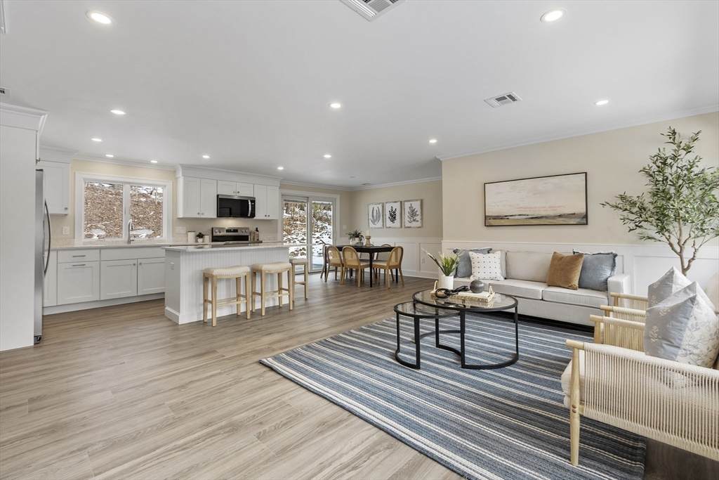 4 Richard Rd - Photo 1