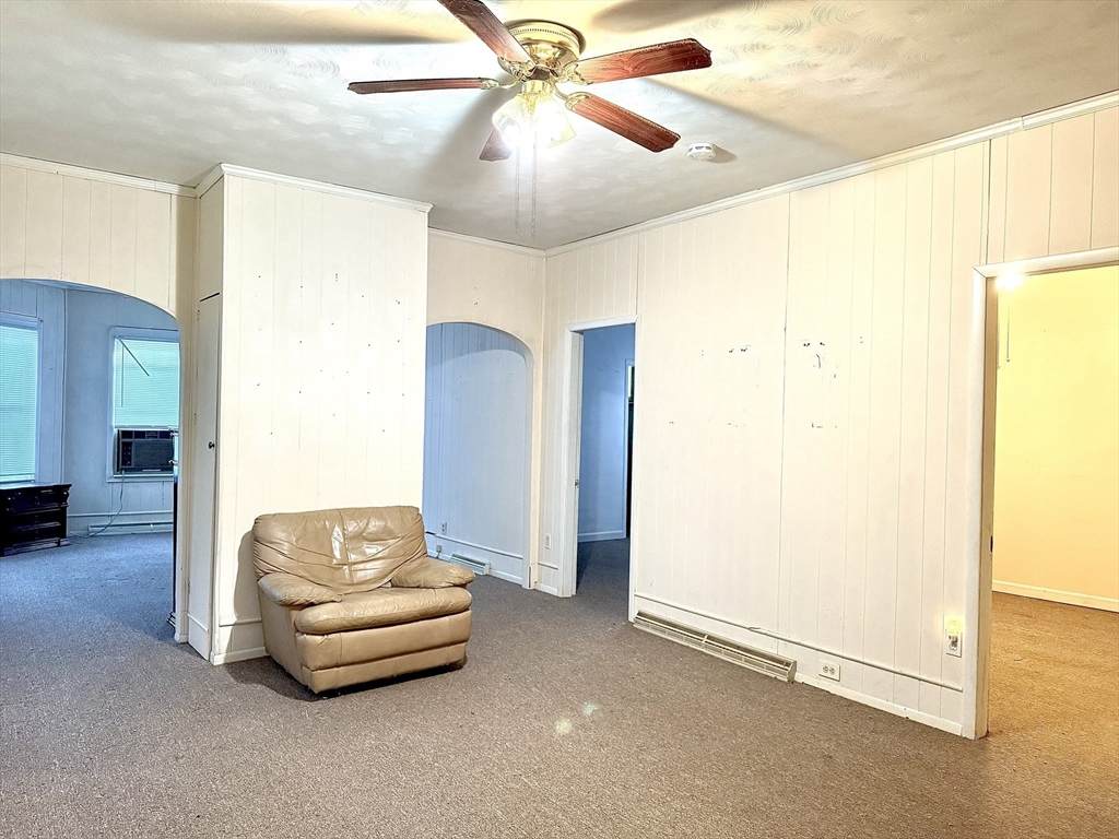 87 Hathaway St - Photo 1