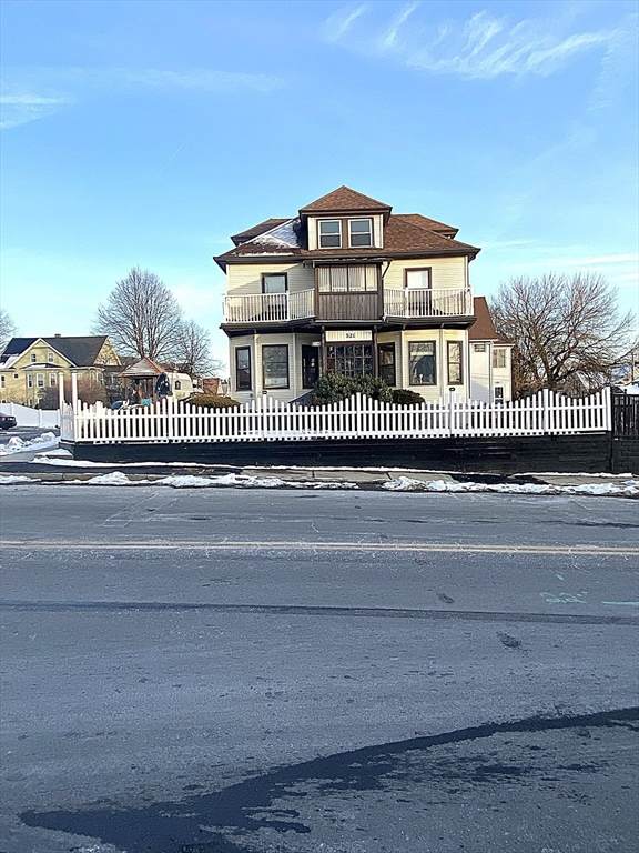 521 Liberty St - Photo 1