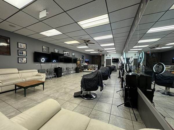 https://bt-photos.global.ssl.fastly.net/mlspin/orig_boomver_1_73463504_2.jpg