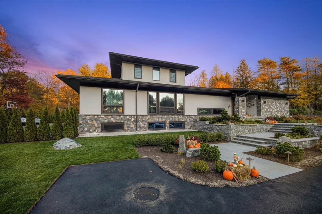 15 Myles Standish Rd - Photo 1