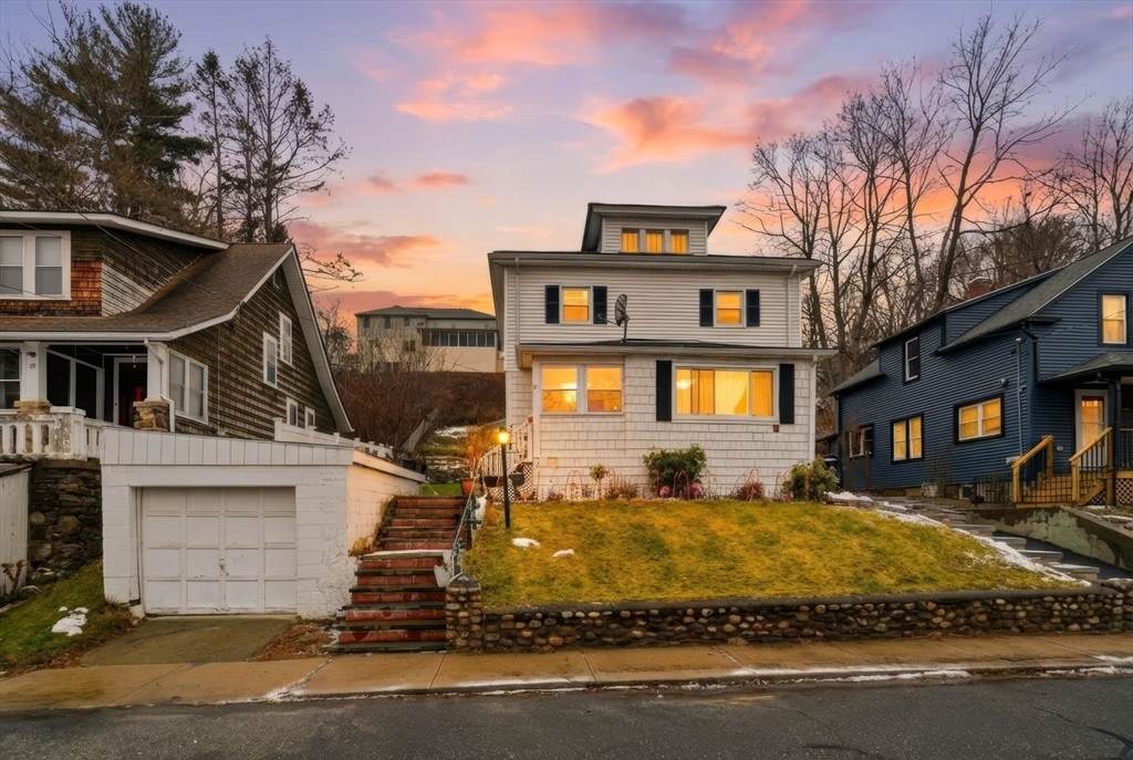 21 Francis Ave - Photo 1