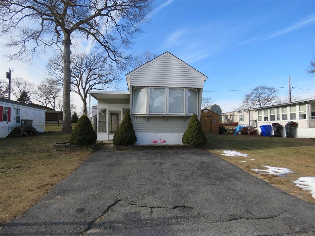 28 Daisy Ave. - Photo 1