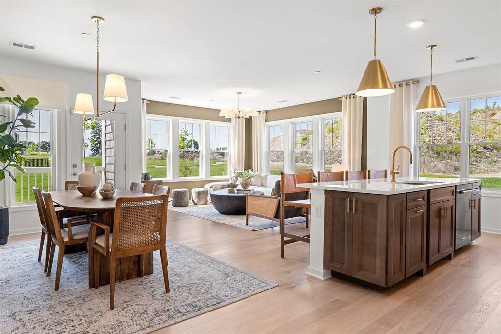 320 Martins Landing - Photo 1