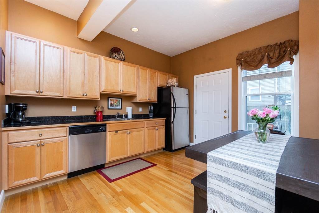 224 Salem St - Photo 1