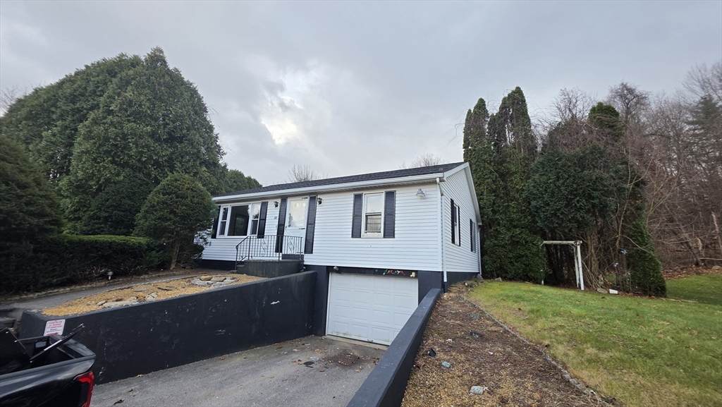 13 E Brookfield Rd - Photo 1