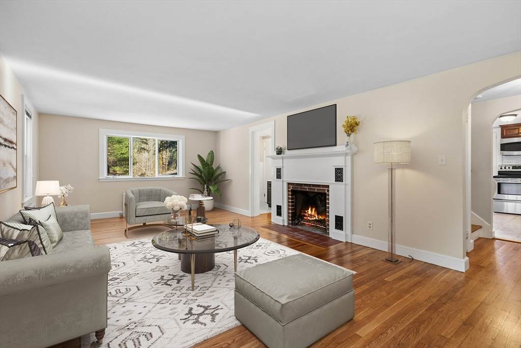 319 Taunton St - Photo 1