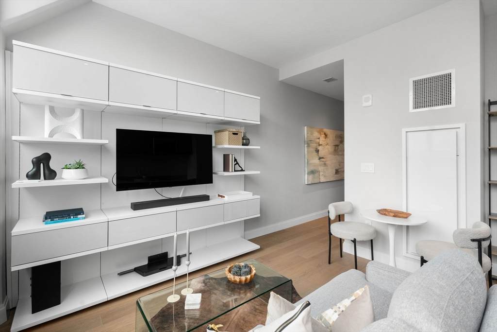 100 Shawmut Ave - Photo 1