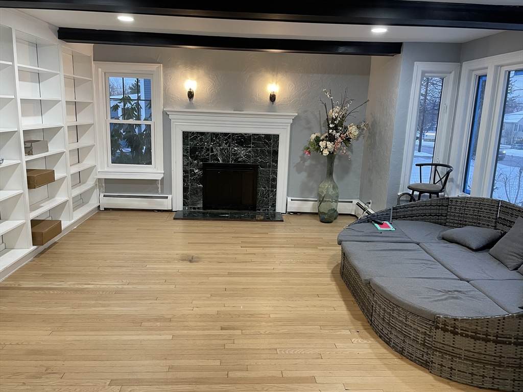 1177 Main St - Photo 1