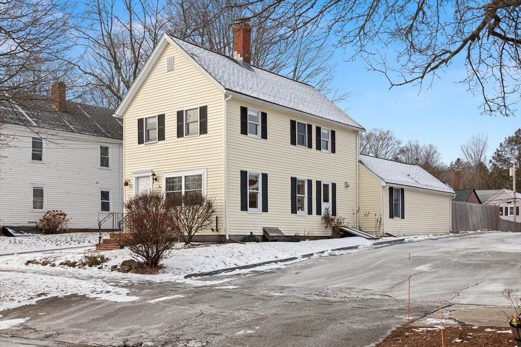 11 Central St - Photo 1