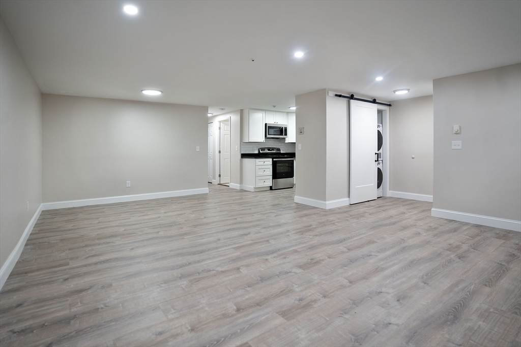 22 Presidential Dr - Photo 1