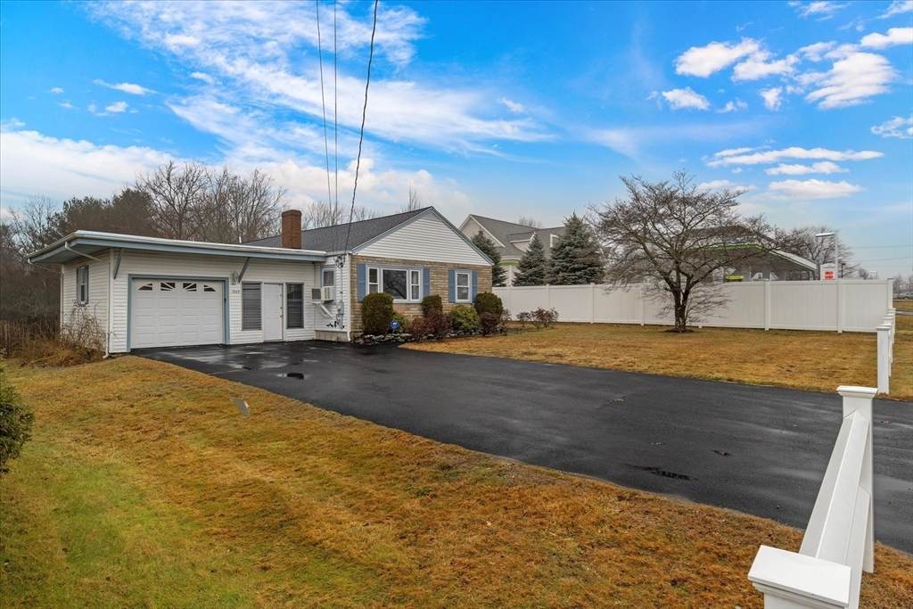 1845 Main St - Photo 1