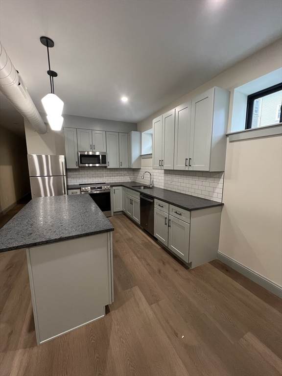 160 Seabury St - Photo 1