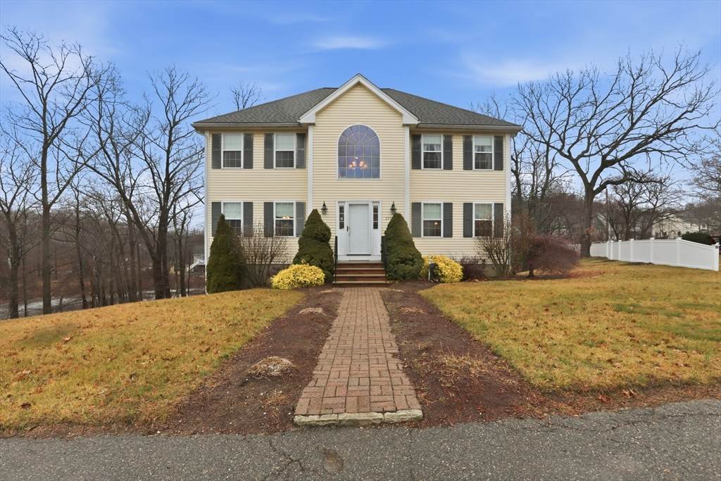 233 Bartholomew Street - Photo 1