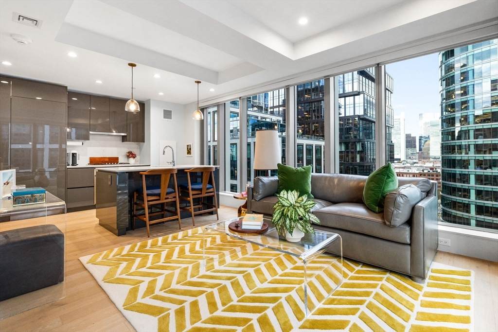 135 Seaport Blvd - Photo 1