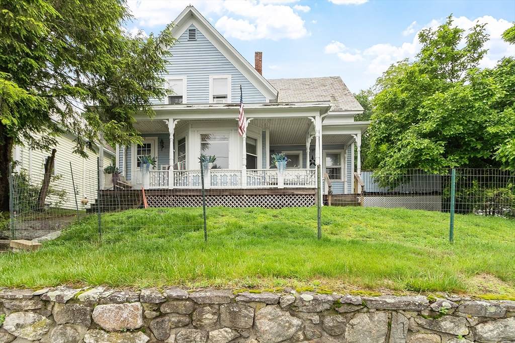 9 Pleasant St - Photo 1