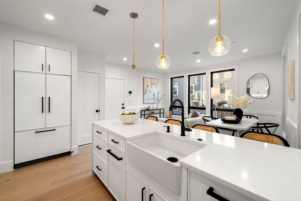 136 W 8th St - Photo 1