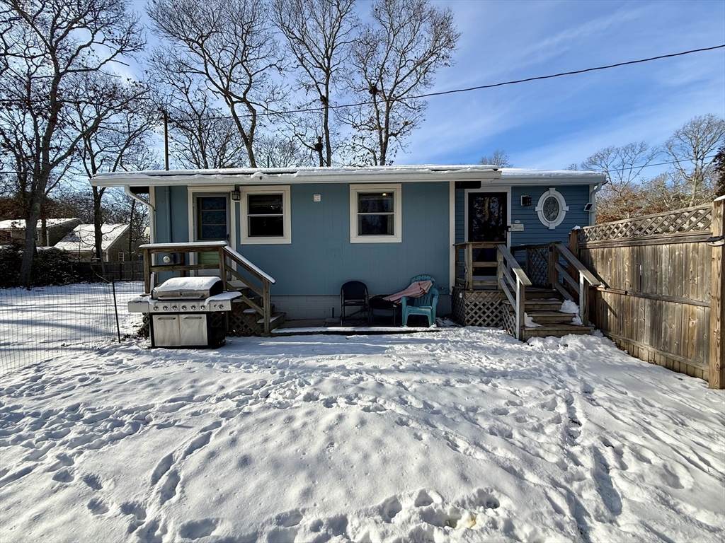 60 Ashumet Ave - Photo 1